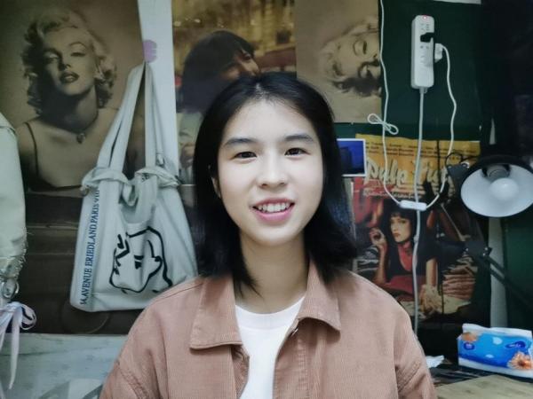 朱玮月静似寒潭之月动如玮夏之花