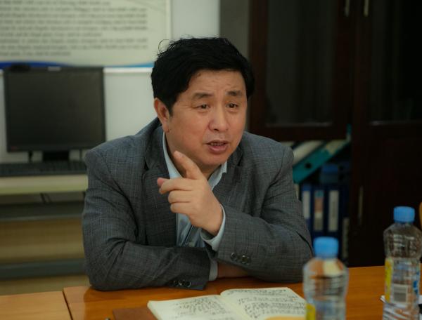 67叶卫华代表海外教育学院感谢校领导对海外教育学院发展的关心与