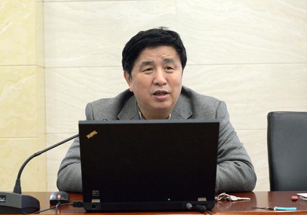 经济学院院长张利国,党委副书记李大晖,副院长杨飞虎,副院长李国民,各